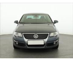 Volkswagen Passat 2.0 TDI 103kW - 2