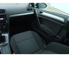 Volkswagen Golf 1.0 TSI 85kW - 11