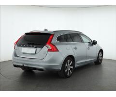 Volvo V60 D6 Plug-in Hybrid 208kW - 13