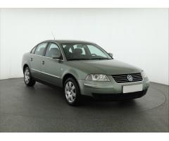 Volkswagen Passat 2.5 TDI 110kW - 1