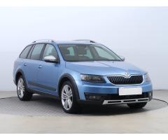 ŠKODA SUPERB COMBI 2.0TDI 140 LAURIN&K 4X4 DSG 7ST