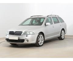 ŠKODA SUPERB COMBI 2.0TDI 140 LAURIN&K 4X4 DSG 7ST