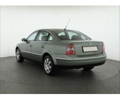 Volkswagen Passat 2.5 TDI 110kW - 5