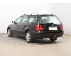 Volkswagen Passat 1.9 TDI  85kW - 5