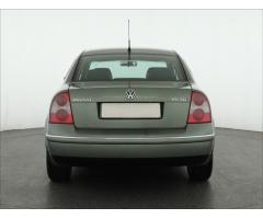 Volkswagen Passat 2.5 TDI 110kW - 6