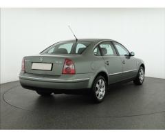 Volkswagen Passat 2.5 TDI 110kW - 7