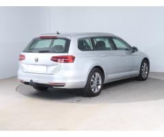 Volkswagen Passat 1.6 TDI 88kW - 7