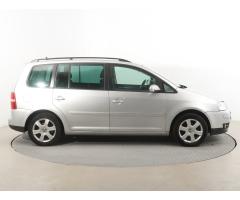 Volkswagen Touran 1.6 FSI 85kW - 8