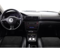 Volkswagen Passat 2.5 TDI 110kW - 9