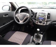 Hyundai i30 1.6 92kW - 9