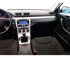 Volkswagen Passat 2.0 TDI 103kW - 11