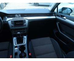 Volkswagen Passat 1.6 TDI 88kW - 12