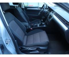 Volkswagen Passat 1.6 TDI 88kW - 13