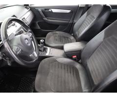 Volkswagen Passat 2.0 TDI 103kW - 15