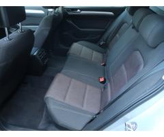 Volkswagen Passat 1.6 TDI 88kW - 17