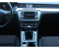 Volkswagen Passat 1.6 TDI 88kW - 20