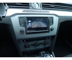 Volkswagen Passat 1.6 TDI 88kW - 26