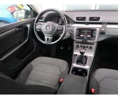 Volkswagen Passat 2.0 TDI 103kW - 9