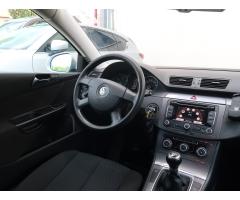 Volkswagen Passat 1.6 TDI 77kW - 9