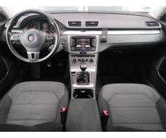 Volkswagen Passat 2.0 TDI 103kW - 10