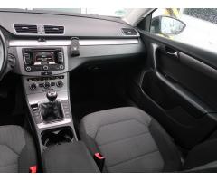 Volkswagen Passat 2.0 TDI 103kW - 11