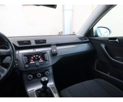 Volkswagen Passat 1.6 TDI 77kW - 11