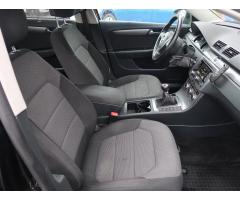 Volkswagen Passat 2.0 TDI 103kW - 12