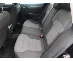 Volkswagen Passat 2.0 TDI 103kW - 15