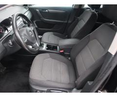 Volkswagen Passat 2.0 TDI 103kW - 16