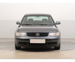 Volkswagen Passat 1.8 T 110kW - 2