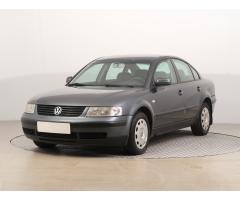 Volkswagen Passat 1.8 T 110kW - 3