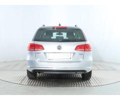 Volkswagen Passat 2.0 TDI 130kW - 6