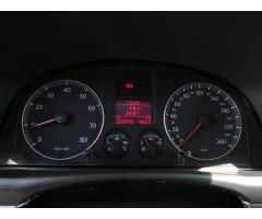 Volkswagen Touran 1.6 FSI 85kW - 17