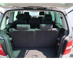 Volkswagen Touran 1.6 FSI 85kW - 19