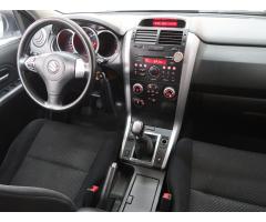 Suzuki Grand Vitara 2.0 103kW - 9