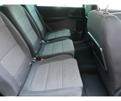 Volkswagen Sharan 2.0 TDI 103kW - 13