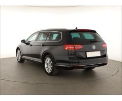 Volkswagen Passat 2.0 TDI 140kW - 5