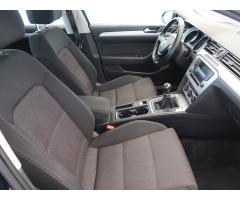 Volkswagen Passat 2.0 TDI 110kW - 12