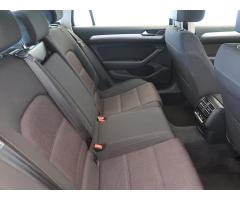 Volkswagen Passat 2.0 TDI 110kW - 13