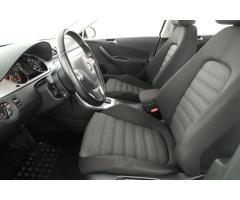 Volkswagen Passat 2.0 TDI 125kW - 11