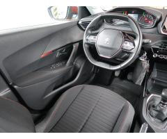 Peugeot 2008 1.2 PureTech 74kW - 9