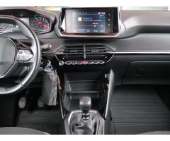 Peugeot 2008 1.2 PureTech 74kW - 18