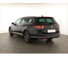 Volkswagen Passat 2.0 TDI 110kW - 6