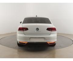 Volkswagen Passat 2.0 TDI 110kW - 6