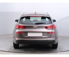 Hyundai i30 1.5 DPI 81kW - 8