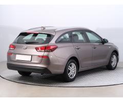 Hyundai i30 1.5 DPI 81kW - 9