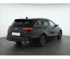 Kia Cee`d 1.6 GDI plug-in 104kW - 9