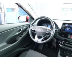 Hyundai i30 1.5 DPI 81kW - 11