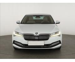 ŠKODA SUPERB COMBI 2.0TDI 140 LAURIN&K 4X4 DSG 7ST