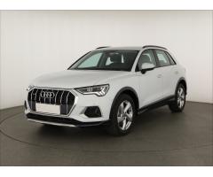 Audi Q3 S tronic DSG Zlevněno o 22 000 Kč